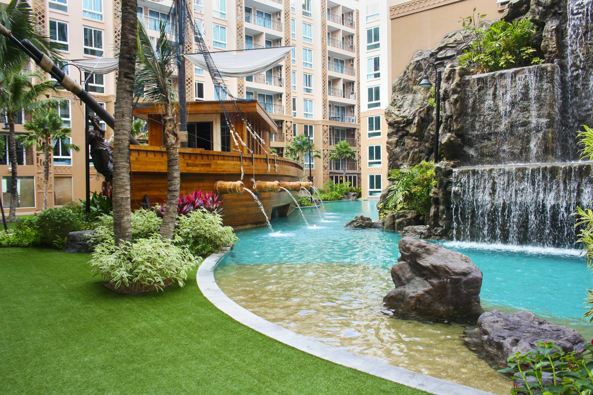 חוף ג'ומטיין Atlantis Condo Resort מראה חיצוני תמונה